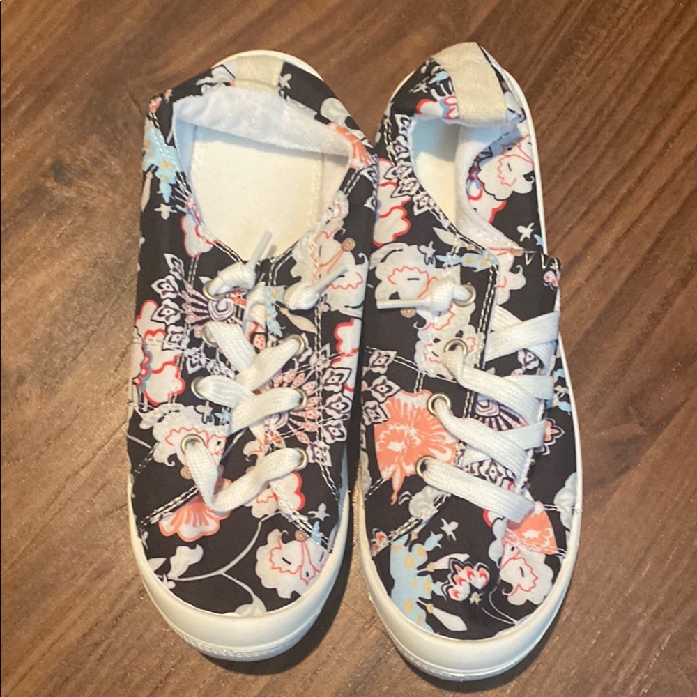 Floral Patterned Sneakers - Picture 2 of 4